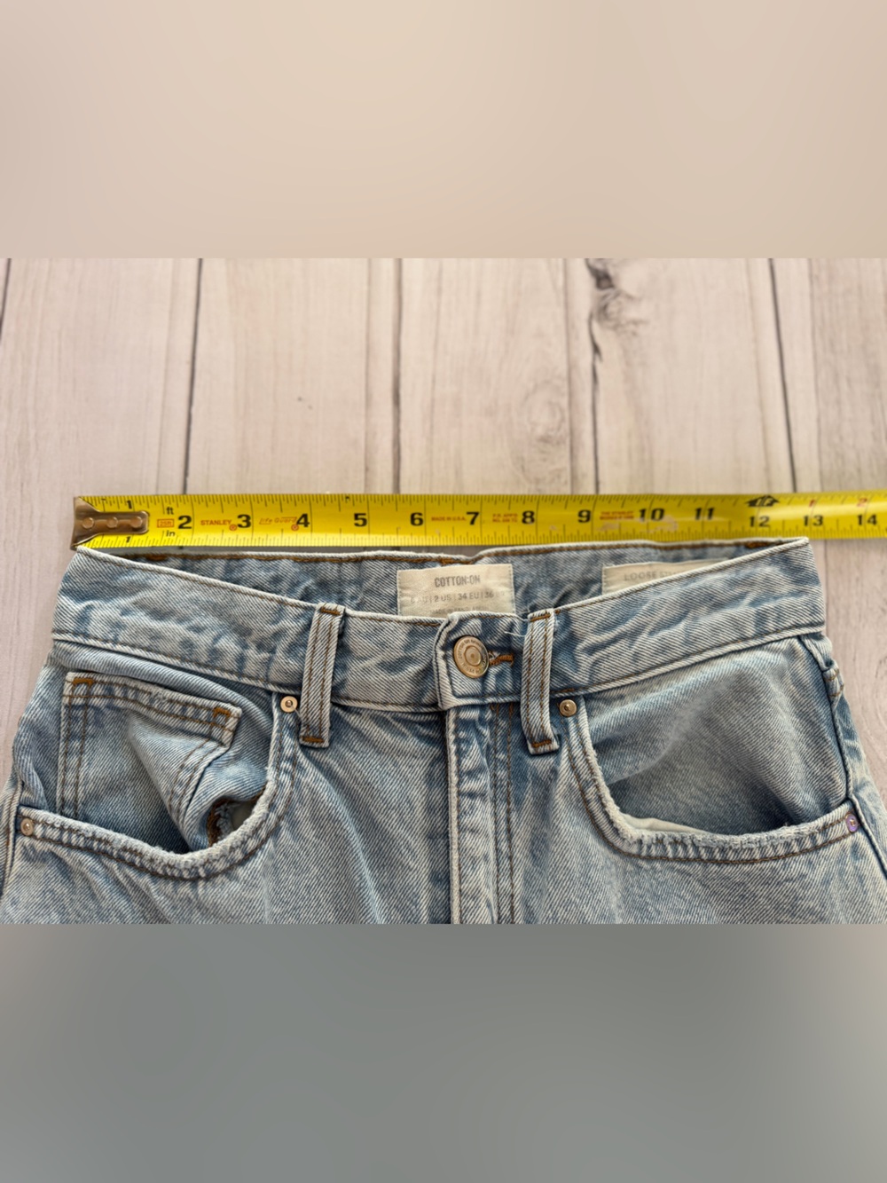 Cotton On loose straight high rise light wash full length denim jean. Size 2 - Picture 7 of 12
